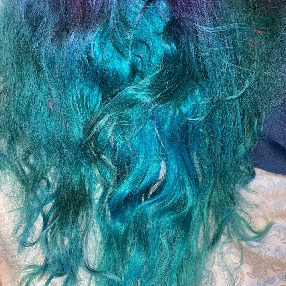 Wig - Picture 3 of 4